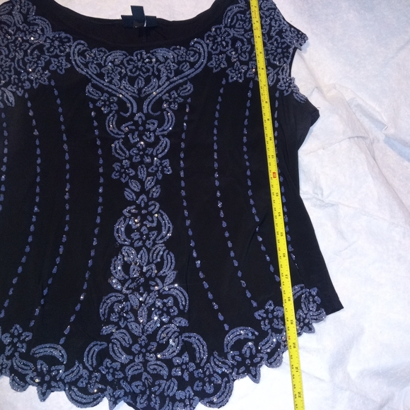 Embellished top - Picture 5 of 9